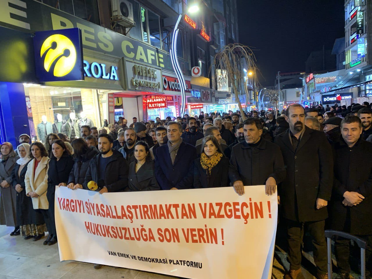 Büyükşehir belediye eş başkanı Abdullah Zeydan hakkında verilen Yargıtay kararına ilişkin Basın Açıklaması