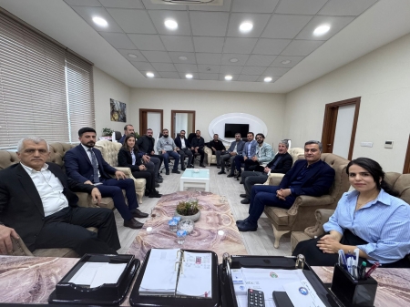 Van Büyükşehir Belediye Eş Başkanı Abdullah Zeydan ve DEM Kocaeli Milletvekili Ömer Faruk Gergerlioğlu Baromuza Ziyareti