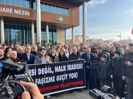 Emek ve Demokrasi Platformu tarafından, Belediye Eş Başkanı Abdullah Zeydan hakkında verilen karara ilişkin bir basın açıklaması