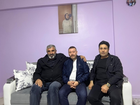 Rojin Kabaiş’in ailesini Diyarbakır’da evlerinde ziyareti