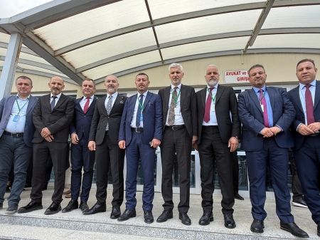 İstanbul Barosu Başkan ve Yönetim Kurulu üyelerinin yargılandığı davanın ilk duruşması
