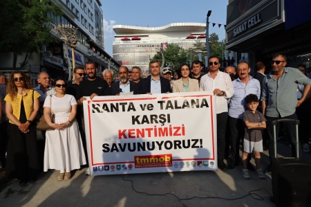 Van Büyükşehir Belediyesine atanan kayyım yönetimi tarafından gerçekleştirilen hukuksuz ve usulsüz uygulamalara karşı düzenlenen basın açıklaması