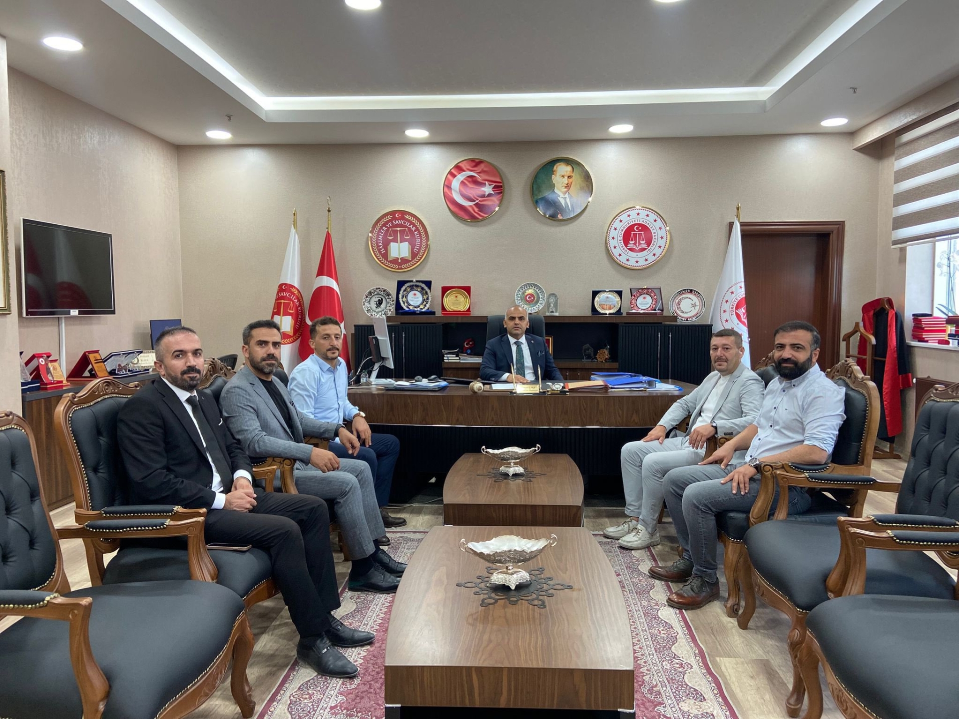 Baromuzun 2025 Yaz Kararnamesi ile Van Cumhuriyet Başsavcısı olarak atanan Sn. Osman KARA'yı Ziyareti