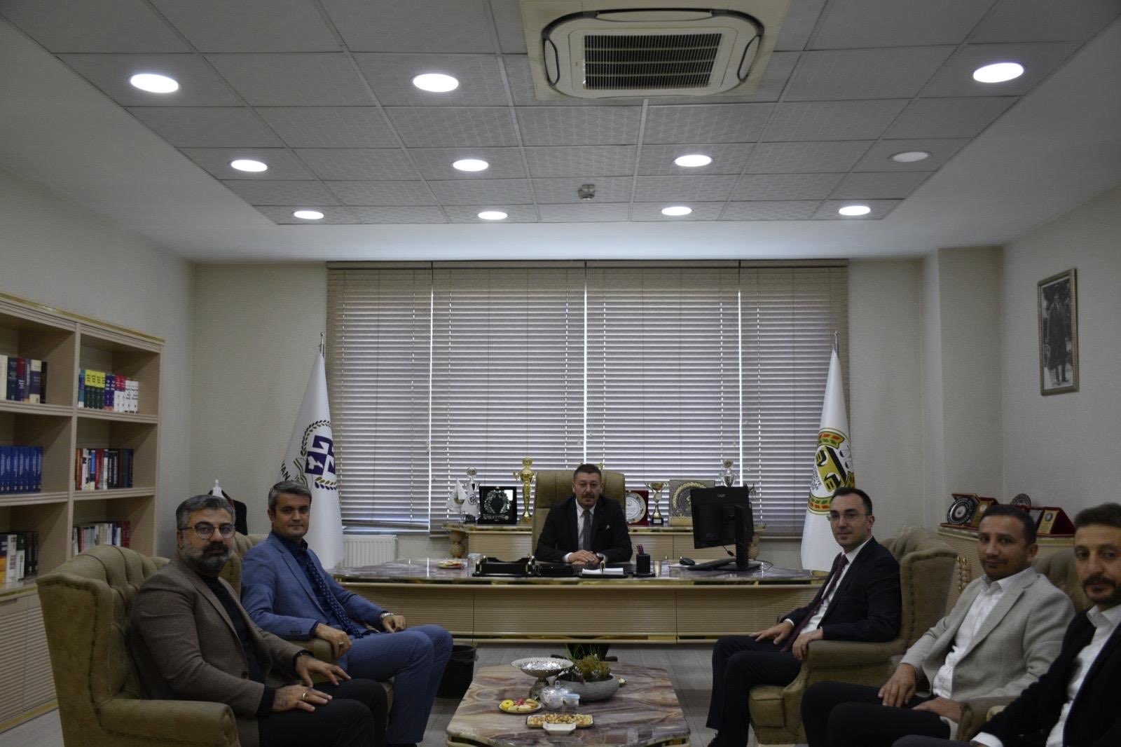 2025 Yaz Kararnamesi ile Van 1. İdare Mahkemesi Başkanlığına atanan Sn. Rıdvan Günay ve Van 5. İdare Mahkemesi Başkanlığına atanan Sn. Mehmet Karadaş'ın Baromuza Ziyareti