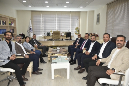 2025 Yaz Kararnamesi ile Van Cumhuriyet Başsavcılığı görevine atanan Sn. Osman KARA ve Van Adli Yargı İlk Derece Mahkemesi Adalet Komisyonu Başkanlığı görevine atanan Sn. Hüseyin GEDİK'in Baromuza Ziyareti